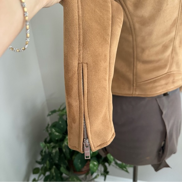 Abercrombie shortwaisted zipper buttersoft vegan suede Jacket Size M (fit Small) - Picture 5 of 10
